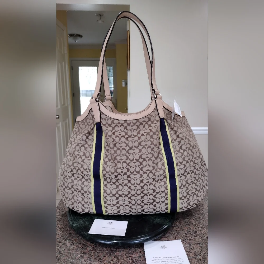NWT COACH SIGNATURE STRIPE DEVIN SHOULDER  Tote